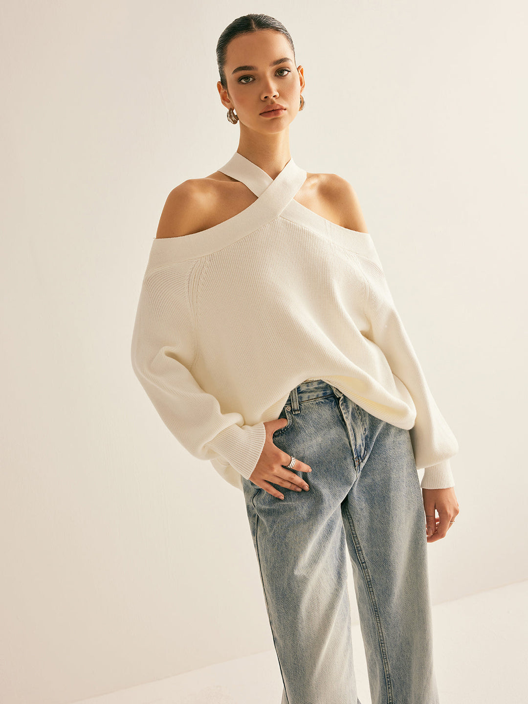Marina | Suéter con cuello cruzado y hombros descubiertos