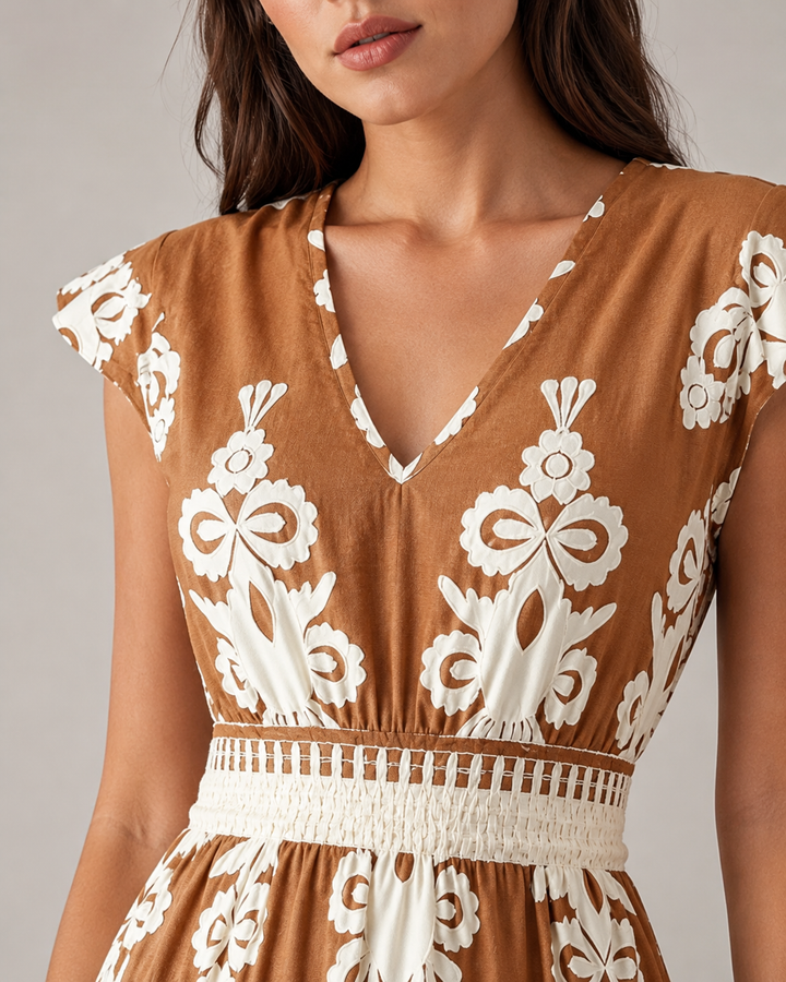 Candela | Baroque-tyylinen maksimekko V-pääntiellä