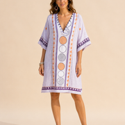 Lyhyt kirjailtu mekko violetti