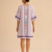 Lyhyt kirjailtu mekko violetti