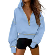 Livia | Lyhyt huppari kultaketjulla