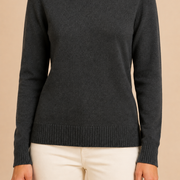 Women’s knitted sweater with round neckline and ribbed hem