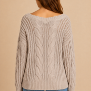 Women’s Oversized Sweater with Long Sleeves and Ribbed Cuffs