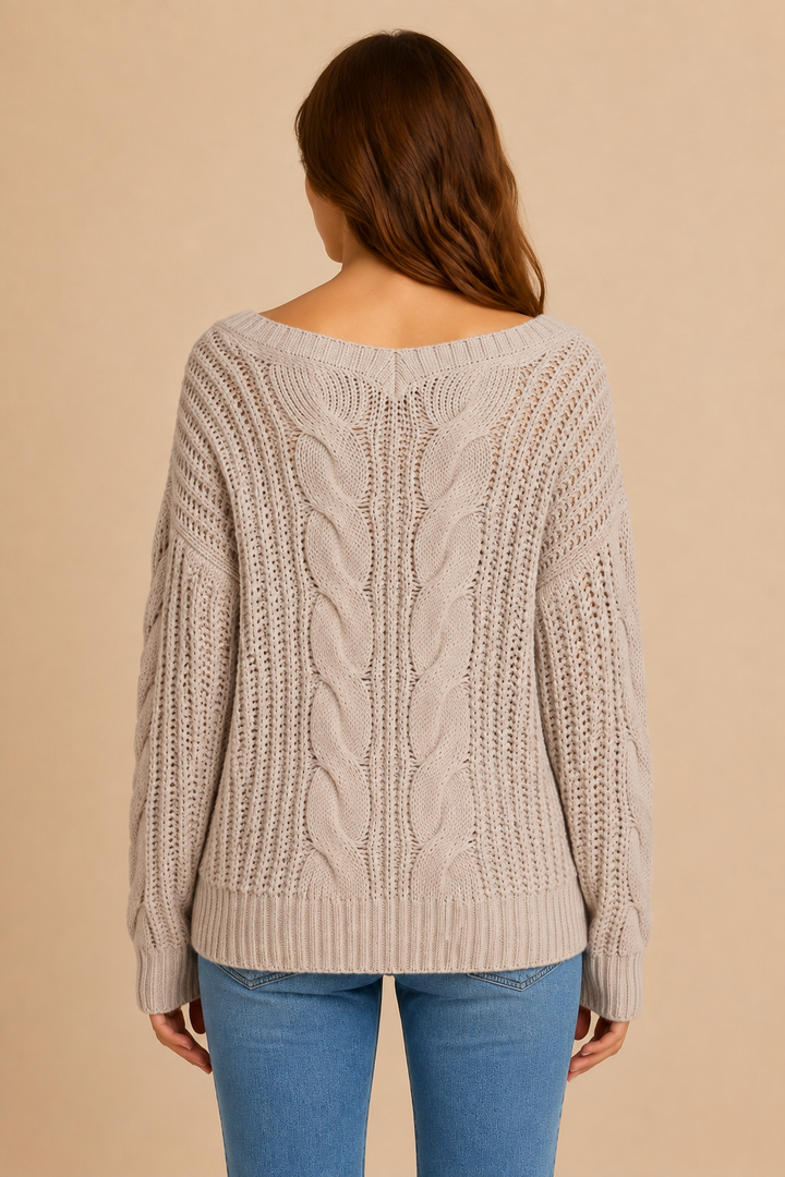 Women’s Oversized Sweater with Long Sleeves and Ribbed Cuffs