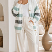 Elena | Pehmeä neulecardigan raidoilla